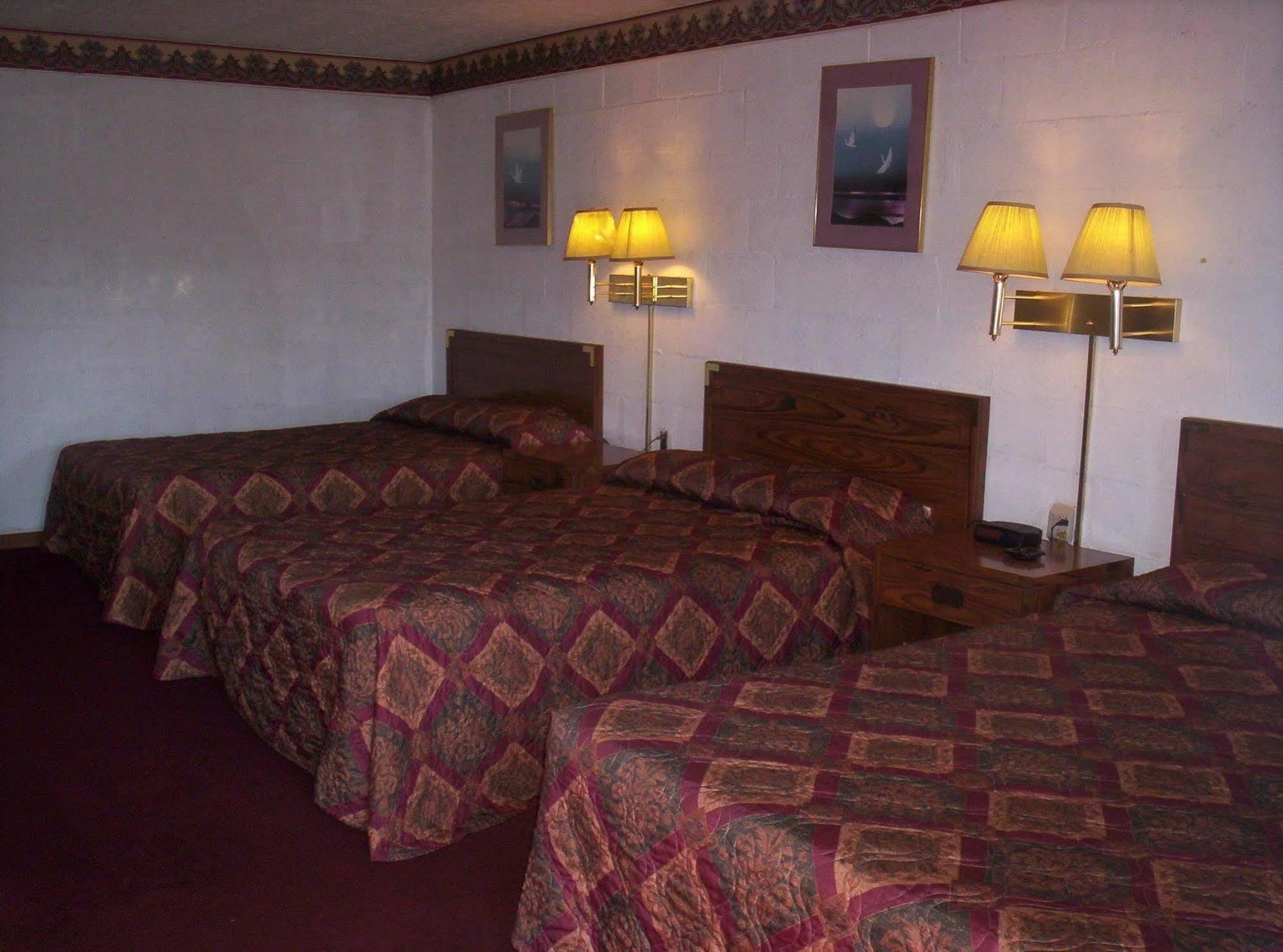Budget Motel Rockwood Exterior photo