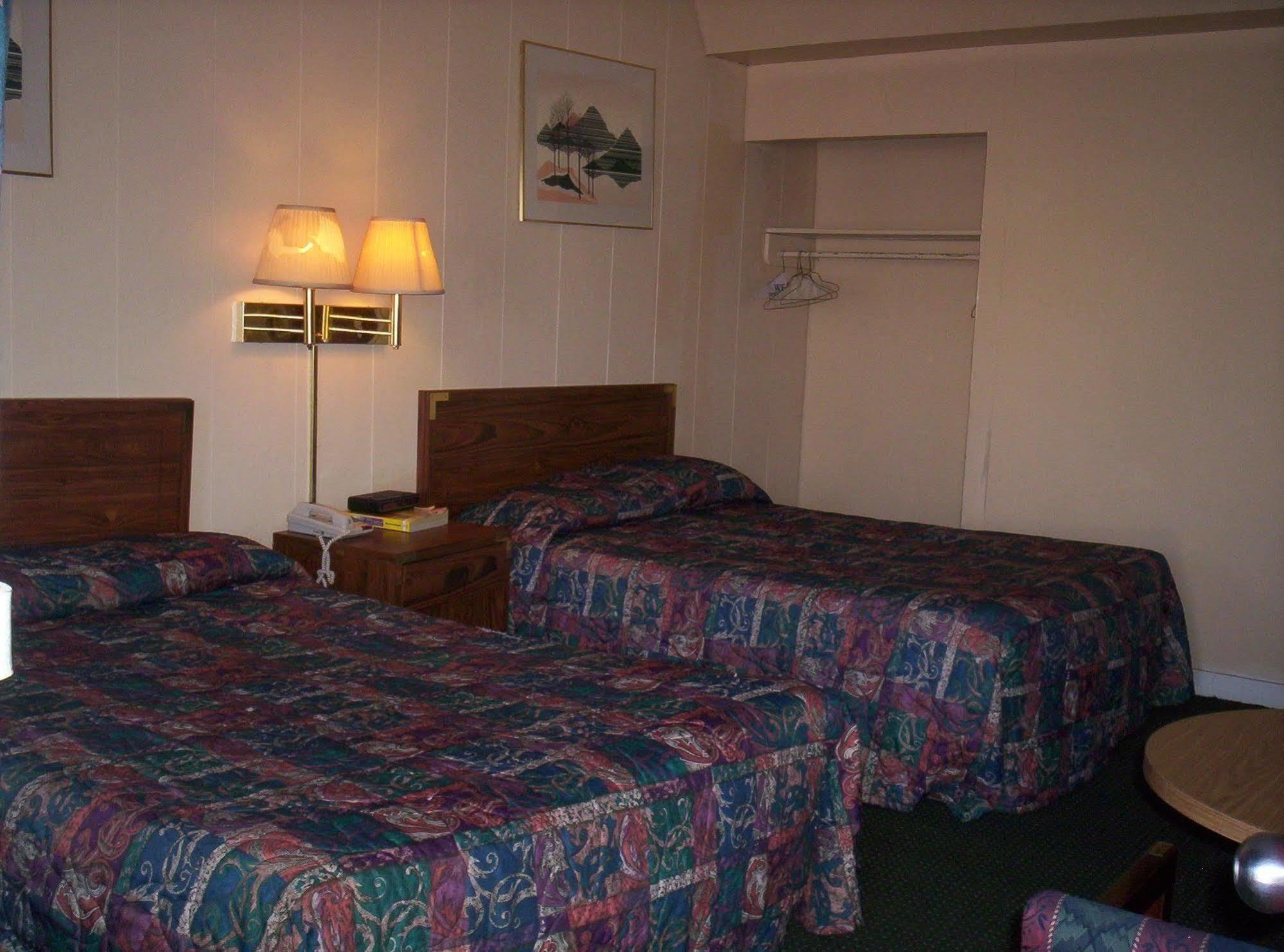Budget Motel Rockwood Exterior photo