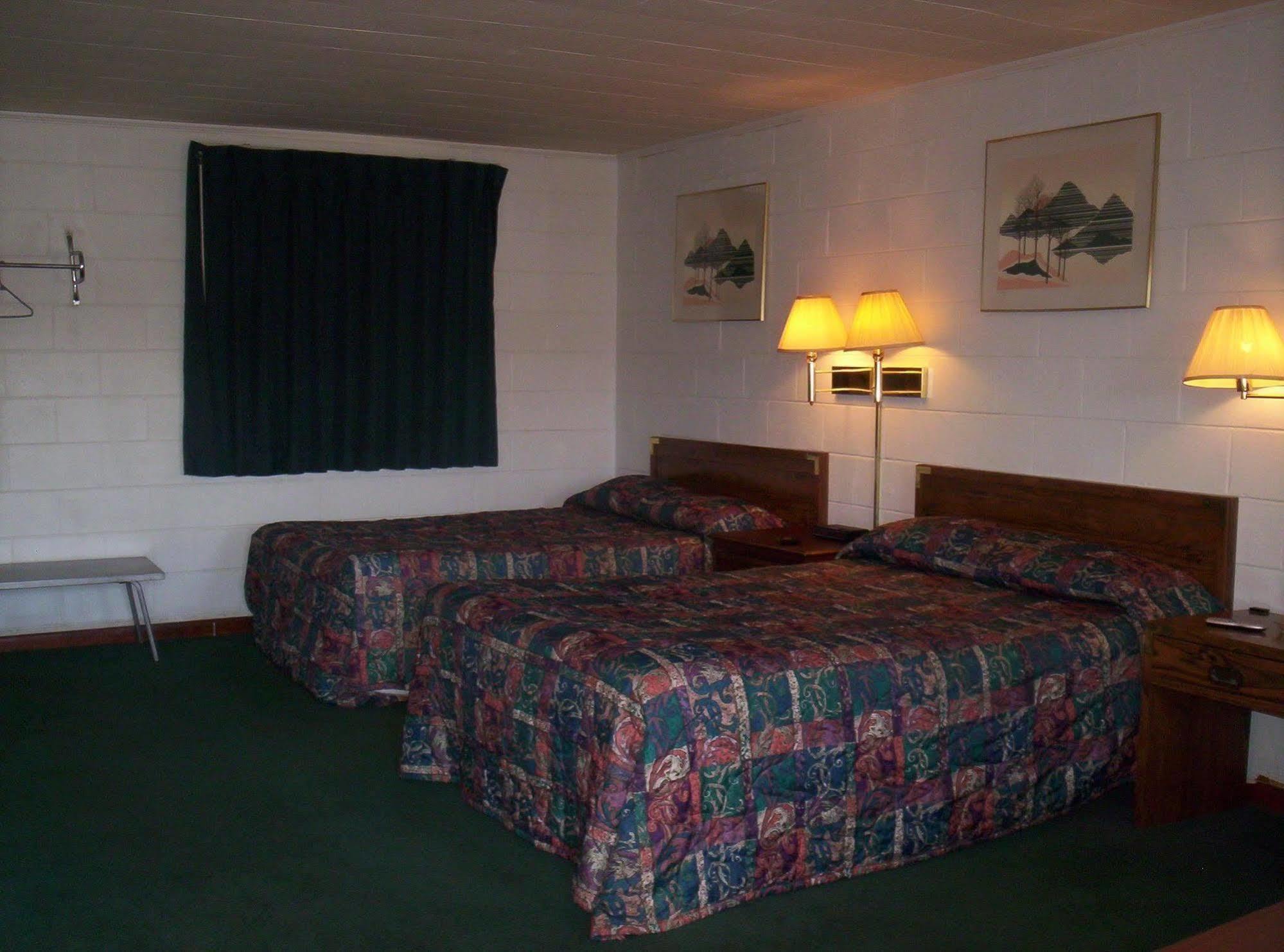 Budget Motel Rockwood Exterior photo